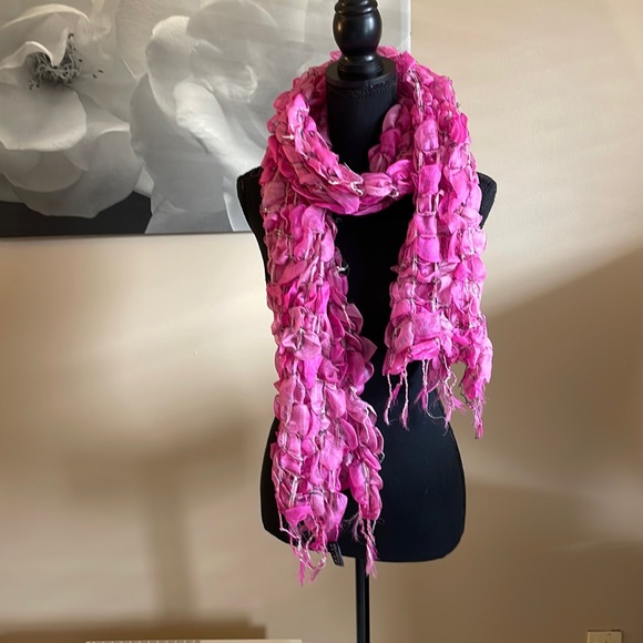 🪀Beautifully textured silk scarf🪀 - Picture 1 of 6